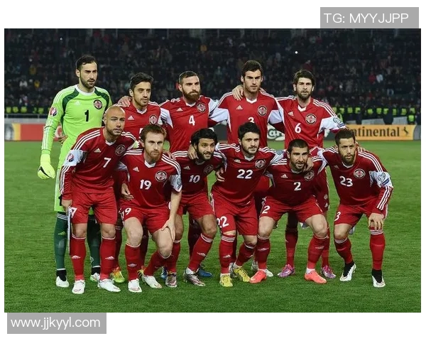 足球球星经典跑位解析展现场上智慧与团队战术魅力